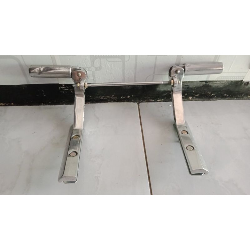 footstep lipat vespa