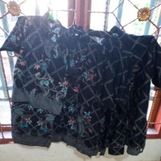 Baju Batik Couple Sarimbit Keluarga Motif Jaring Bunga Abu2 Terlengkap