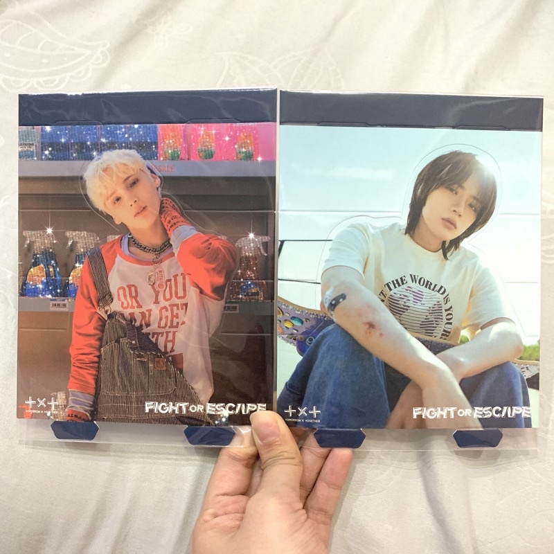 OFFICIAL TXT FIGHT OR ESCAPE STANDEE BEOMGYU HUENINGKAI