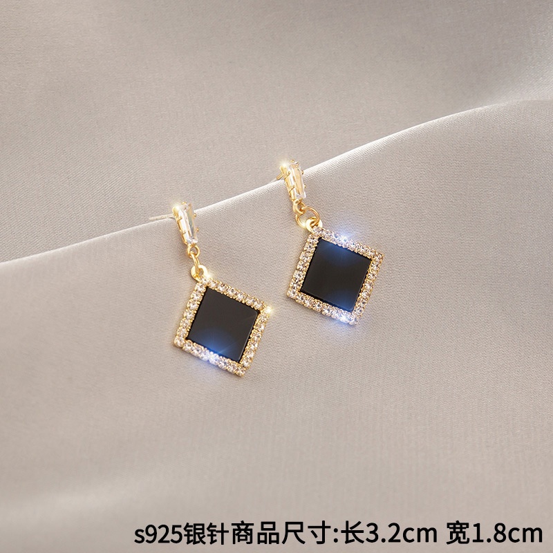 Pretty Anting KOREA Wanita Model Berlian Blink Blink Impor Murah