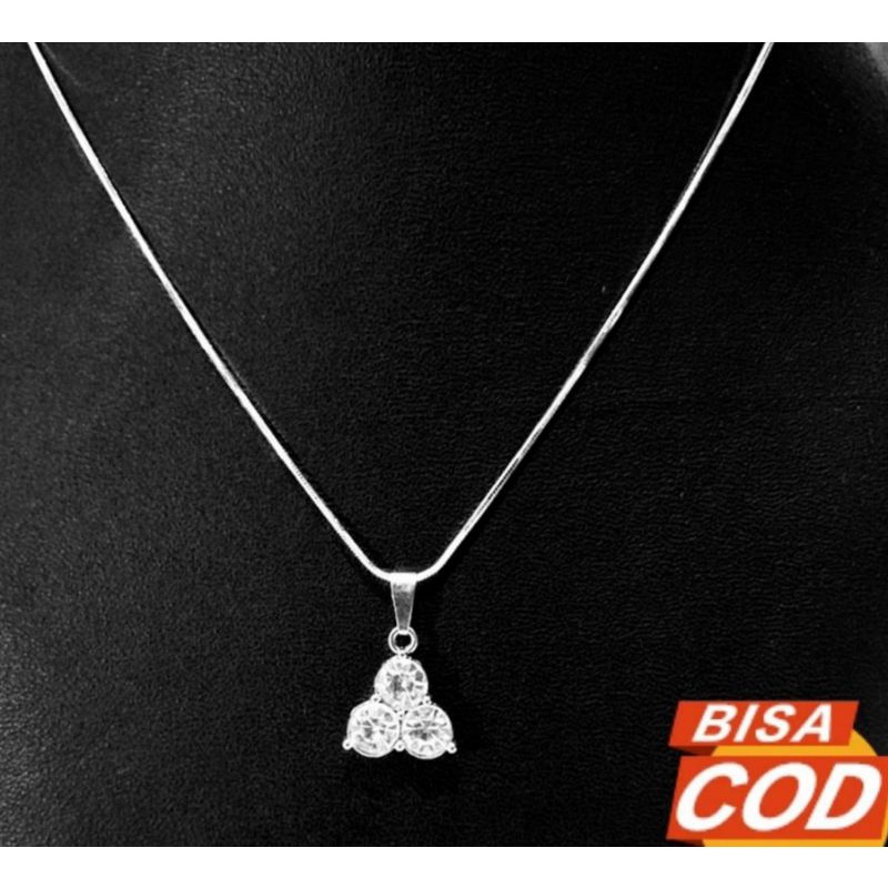 KALUNG LIONTIN PERMATA TIGA CANTIK