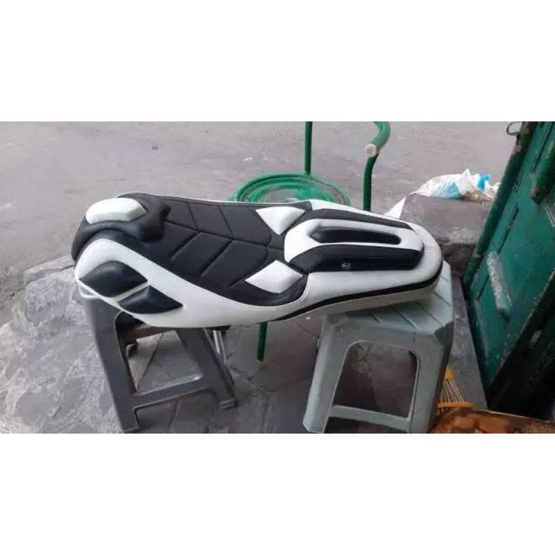 Cover Jok Motor Vario 160 Kulit MBtech / Kulit Jok Vario 160 Custom