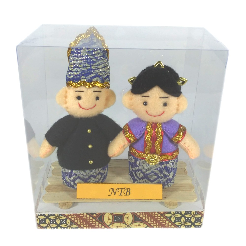 Boneka Pakaian Adat NTB Nusa Tenggara Barat