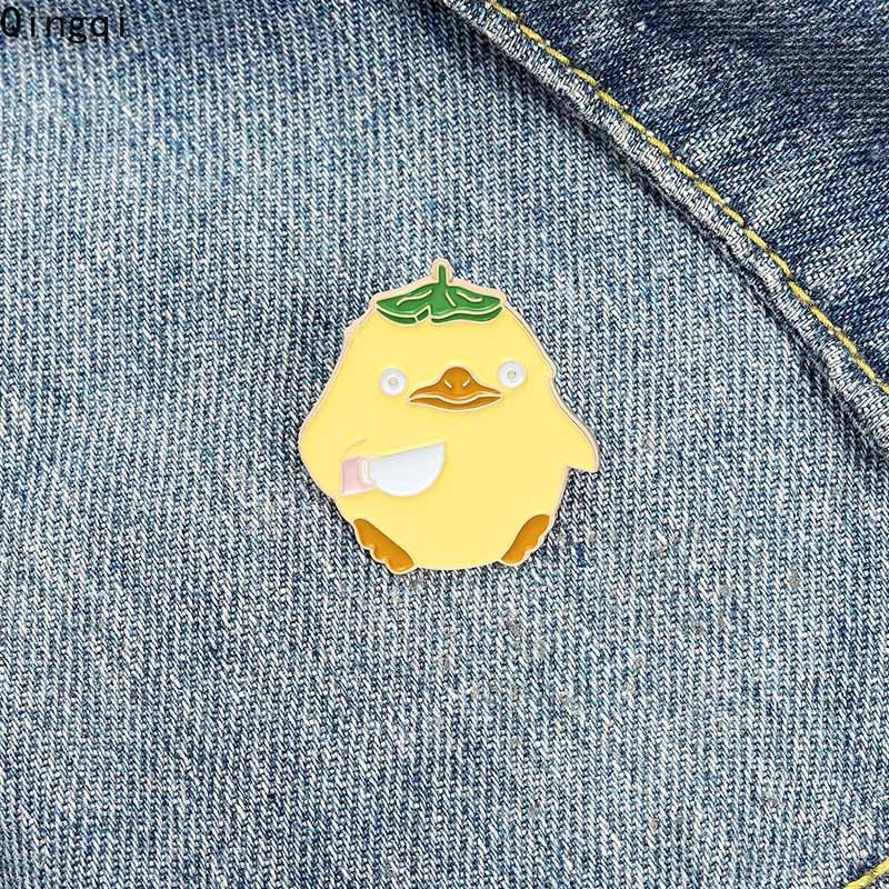 Bros Pin Enamel Bentuk Kartun Bebek Kuning Kecil Untuk Perhiasan Tas