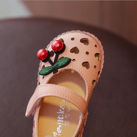 A8811 Sepatu bayi / sepatu anak perempuan import motif cherry