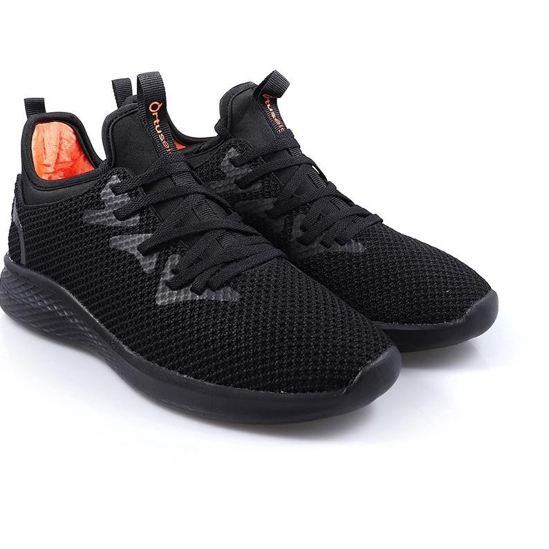 Ortuseight Sepatu Running Phyton All Black
