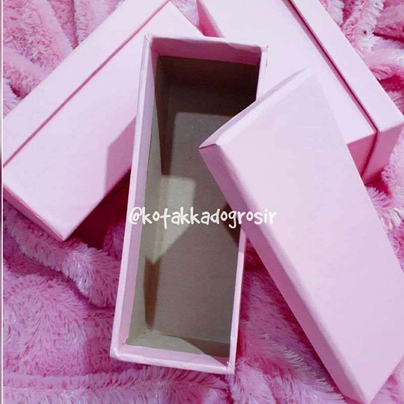 

Gif Box 20x7x8cm warna pink