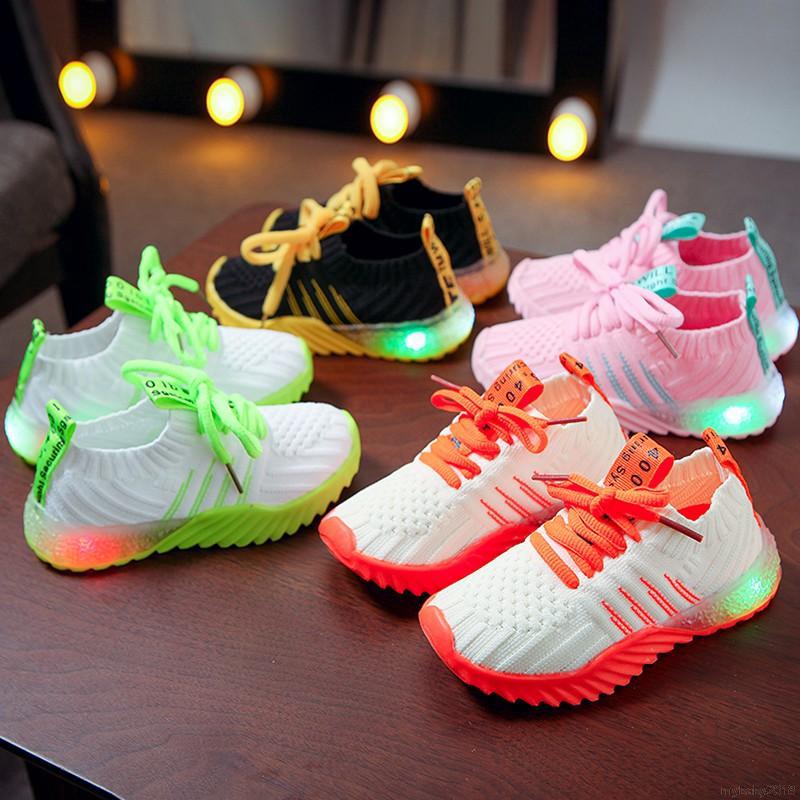 Mybaby Sepatu Sneakers dengan Bahan Breathable dan Lampu