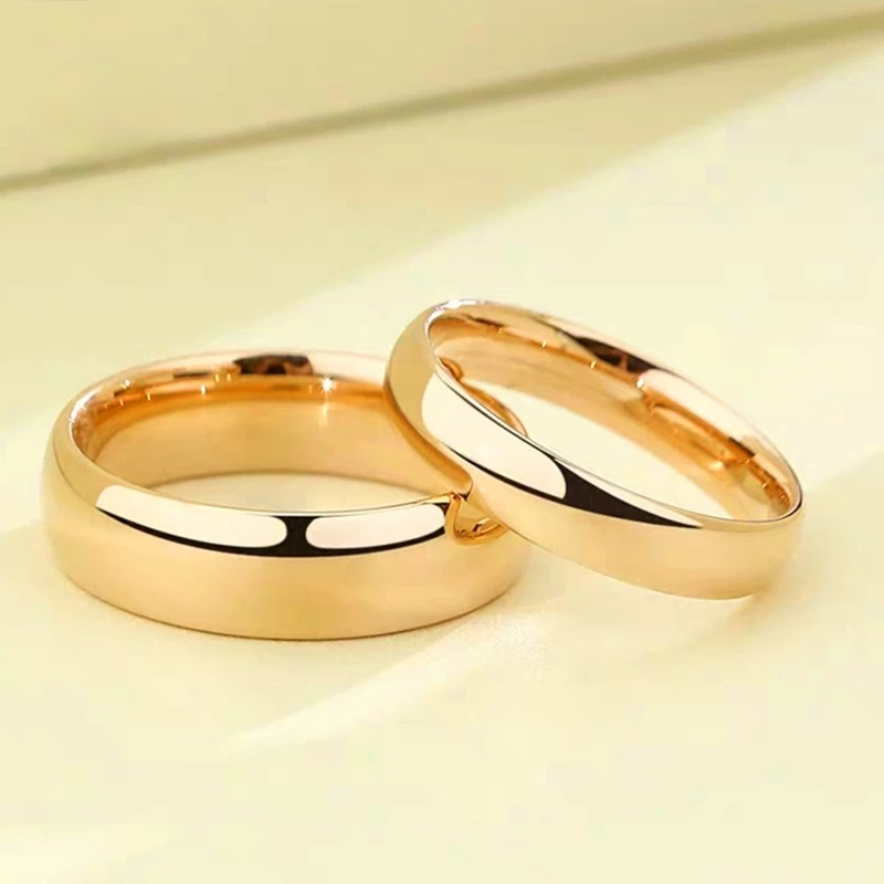 Cincin Pasangan Bahan Stainless Steel Warna Emas Ukuran 6 / 7 / 8 / 9 / 10mm Untuk Pria Dan Wanita