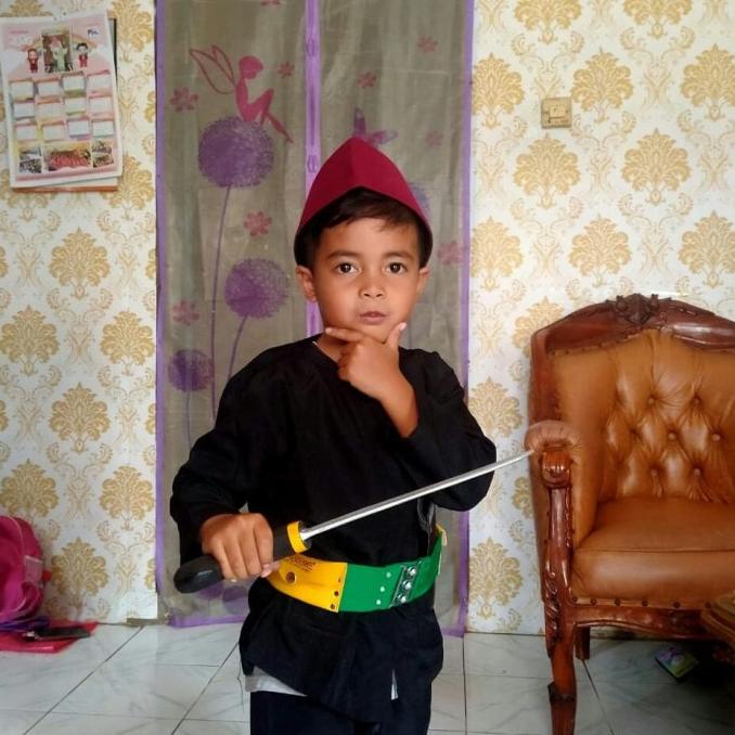 komplet baju pangsi betawi anak laki (baju+celana+peci+sabuk+golok2an)