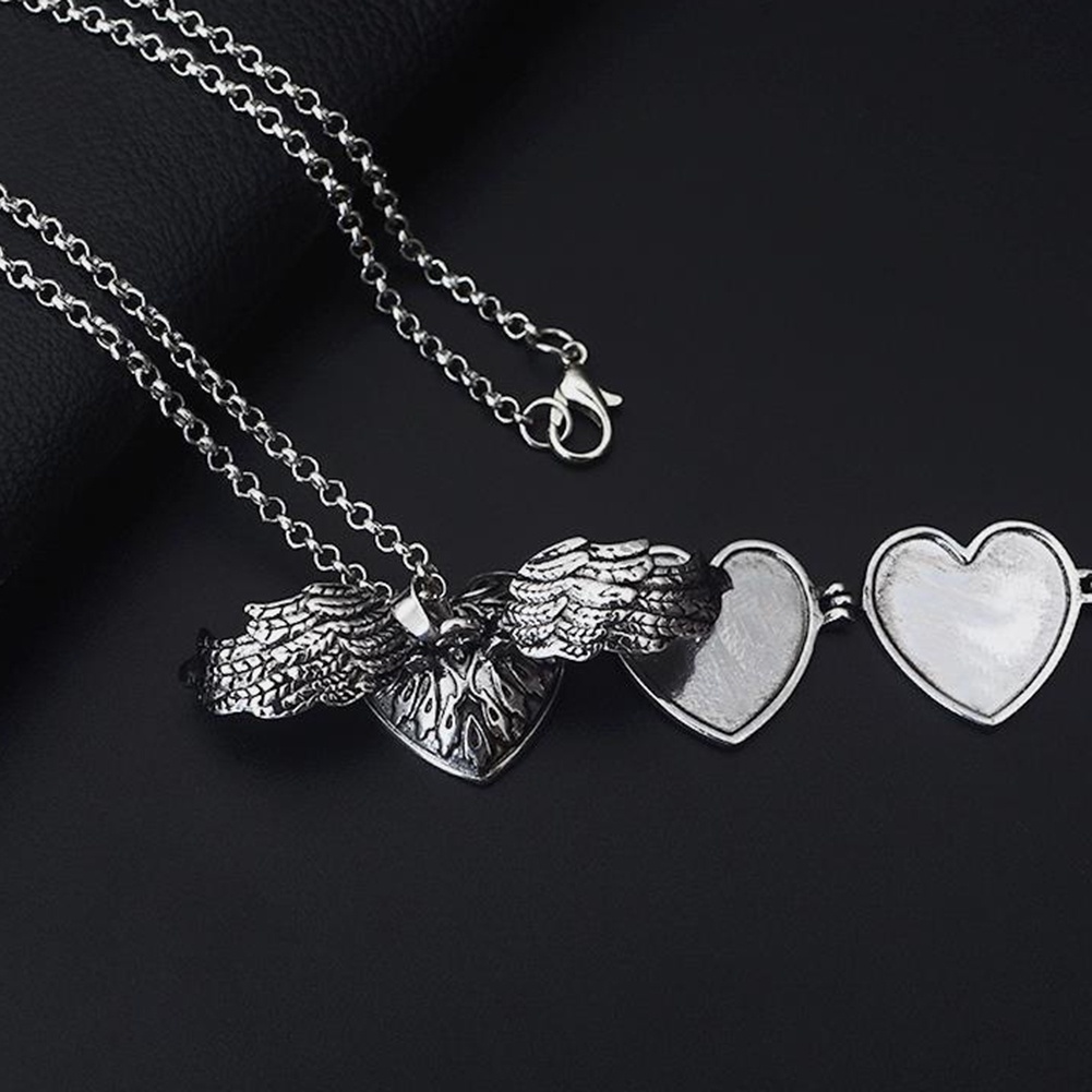 Hu Hu Hu Hu Hu Alat Bantu Pasang Kacamata♡ Kalung Rantai Dengan Liontin Locket Bulat Aksen Sayap Malaikat 4 Foto Untuk Wanita