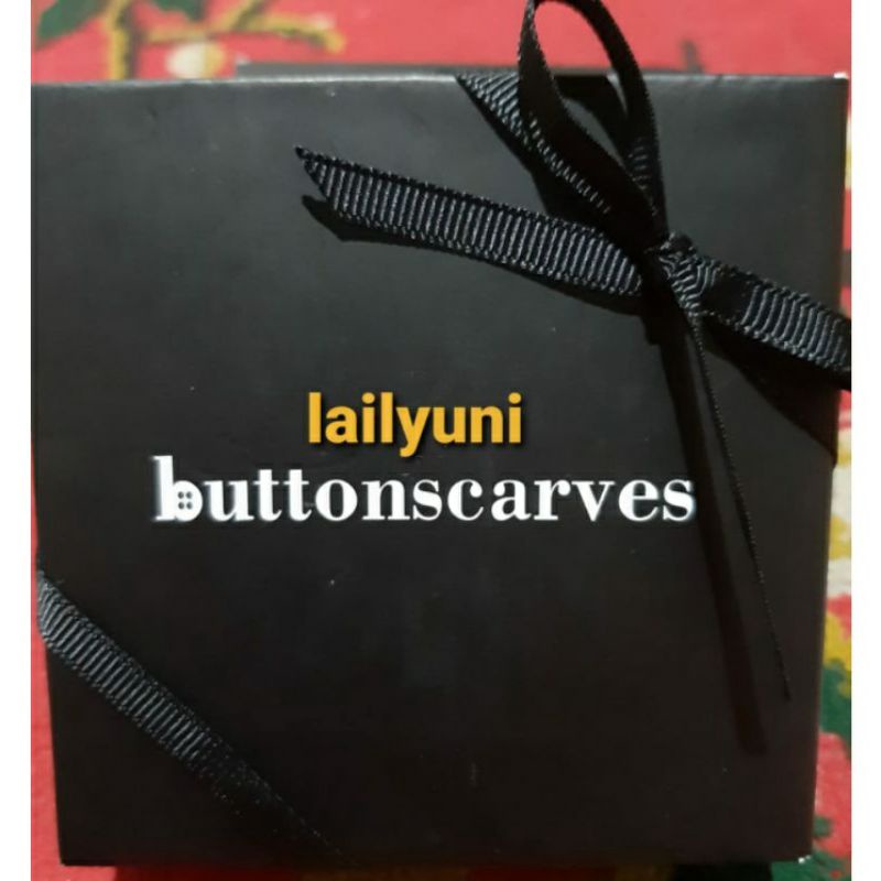 ..SOLD...NEW... LUXE SIGNATURE GLEAMING BROOCH - GOLD - BUTTONSCARVES