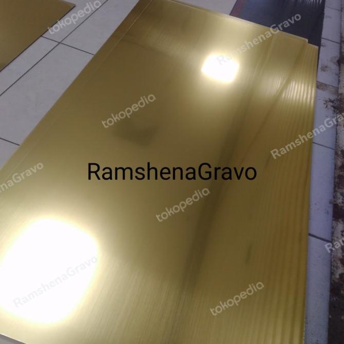 

Gravoply/bahan nametag/60x120x1.5mm/gold