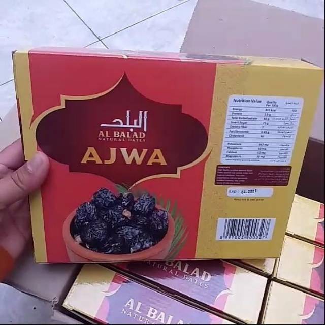 

Kurma ajwa kemasan asli