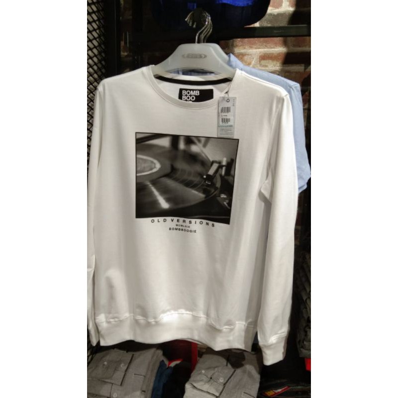 sweater putih new pria bombboogie original