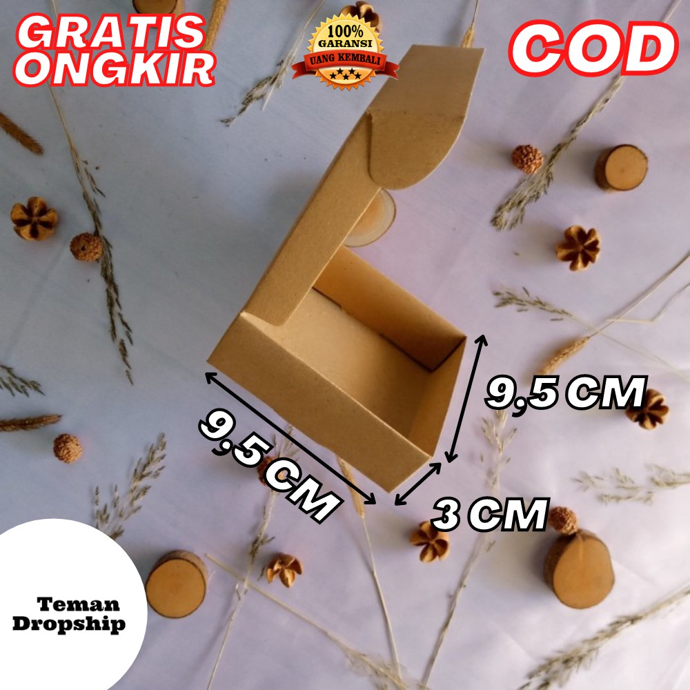

KARDUS HAMPERS BOX KADO PERSEGI-BAHAN KERTAS BROWNKRAFT 280 GR SIZE 9,5 X 9,5 X 3 CM