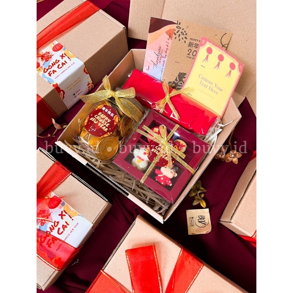 

Hampers Imlek “GOLD” | Box 15x15x5 | Hampers Chineese New Year of Tiger | Hampers Coklat Imlek | Kado Gift Imlek | Hamper Imlek | Parcel Parsel Imlek 2022 | CNY Hampers