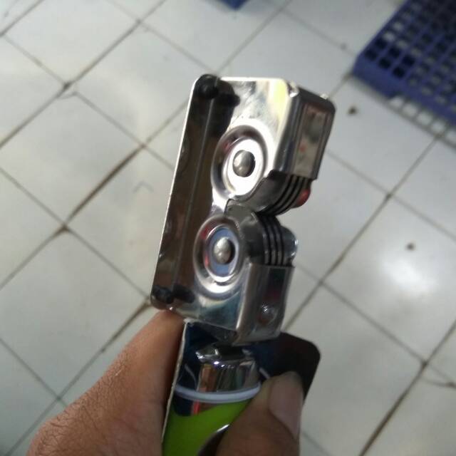 Besi Penajam Belati Pisau