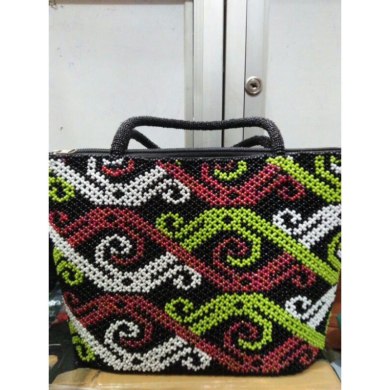 Tas Sulam Manik Khas Kalimantan