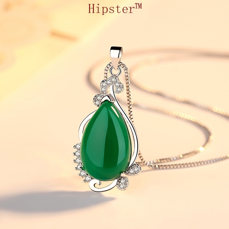 Vintage Classic Emerald Hollowed Fashion Pendant White Gold Necklace