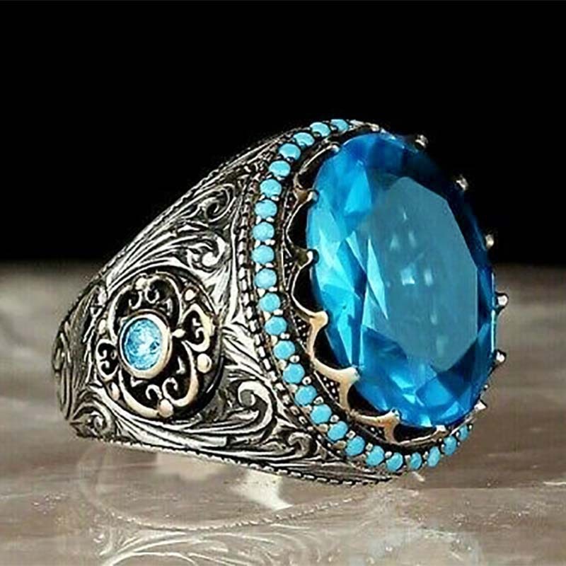 Cincin Gaya Retro Punk Eropa / Amerika Motif Ukir Dengan Batu Permata Oval Biru Untuk Pria