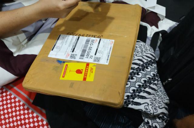 Hadiah Lukisan Khusus 2 Wajah