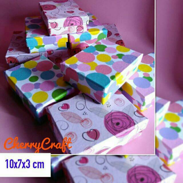 

Kotak Kado Cantik motif Shabby ukuran 10x7x3 cm