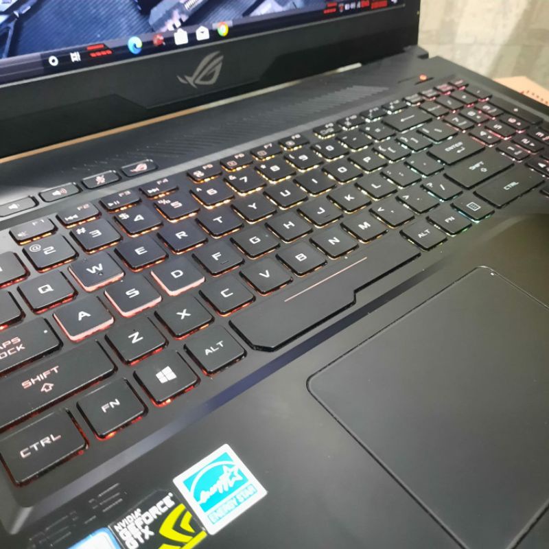 Laptop Gaming ASUS ROG STRIK GL503VD Cor i7-7700HQ Ram 16Gb SSD 128GB+HDD 1TB Nvdia GTX1050