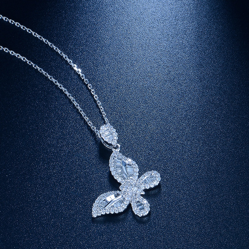 [Ready Stock]Fashion Diamond Butterfly Pendant Luxury Necklace