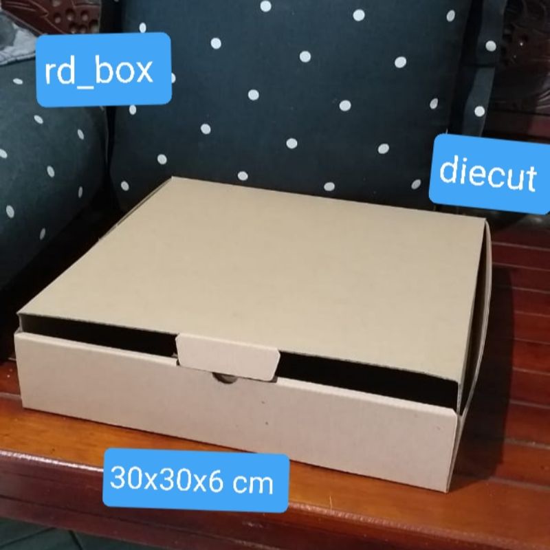 

kotak/kardus/box 30x30x6 cm kotak kado,kotak baju,box olshop,box packaging