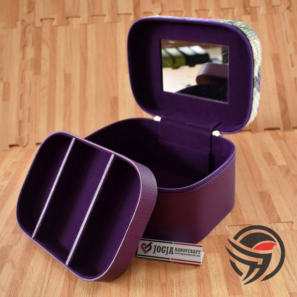 Tempat Make up Cantik / Tas Kosmetik Cantik Purple Shabby / Beautycase / Cosmetic Pouch