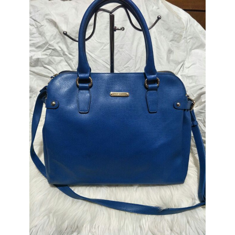 slempang sisley kulit  mantul .