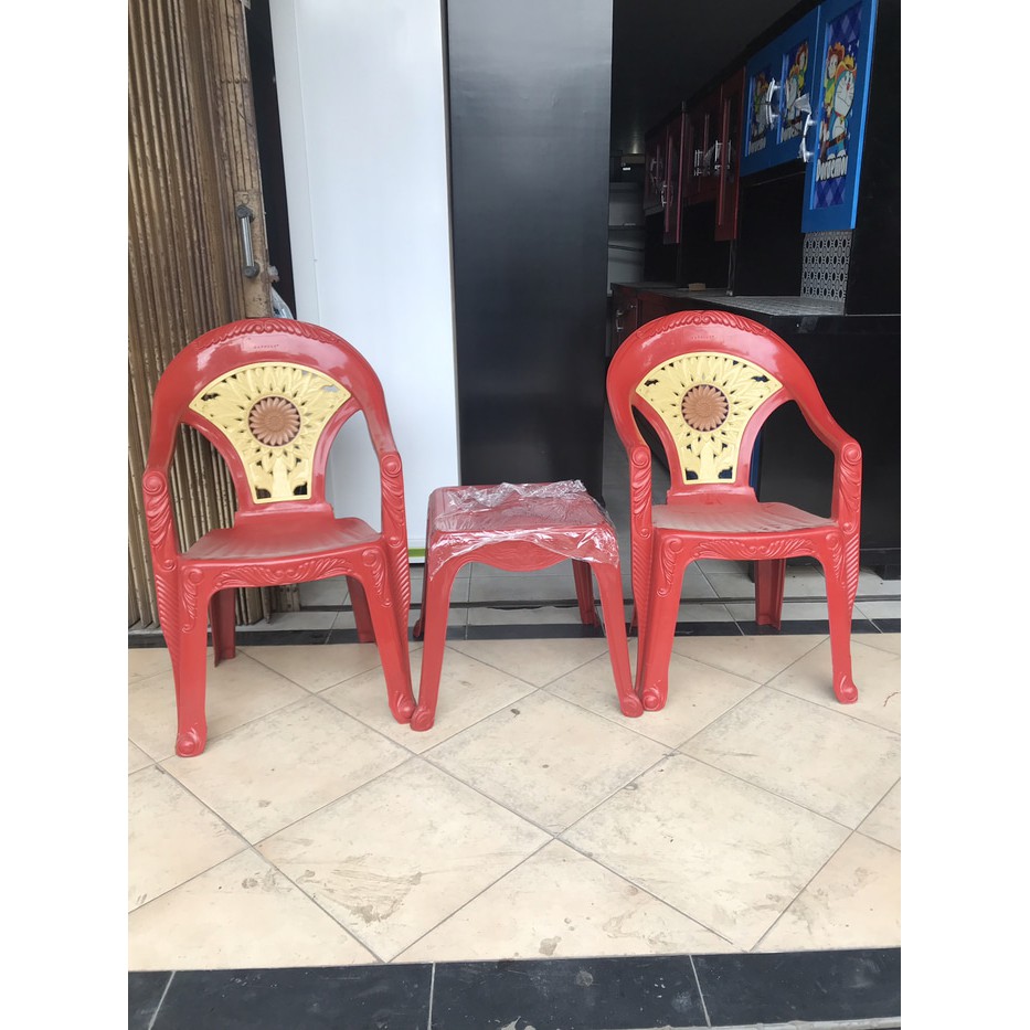 Kursi Plastik Napolly Matahari Teras satu set