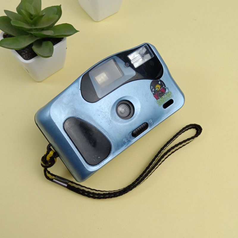 Kamera analog vintage retro jadul untuk pajangan, hiasan dinding, dan dekorasi-Repaint 09