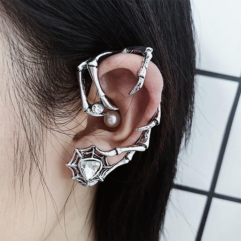 1 Pc Anting Klip Desain Jaring Laba-Laba Cakar Aksen Zirkon Gaya Gothic Punk Untuk Wanita