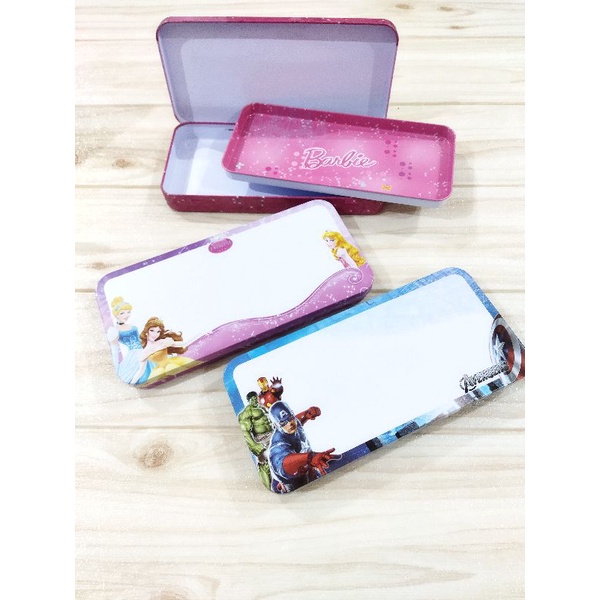 

TEPAK PENSIL KARAKTER LUCU KOTAK PENSIL MODEL PAPAN TULIS