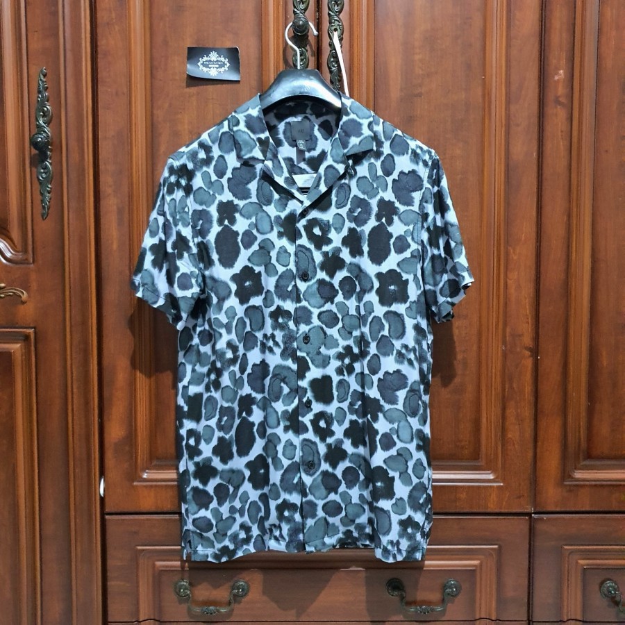BNWOT H&M HnM Gray Leopard Print Short Sleeve Shirt Kemeja Pria ORIGINAL