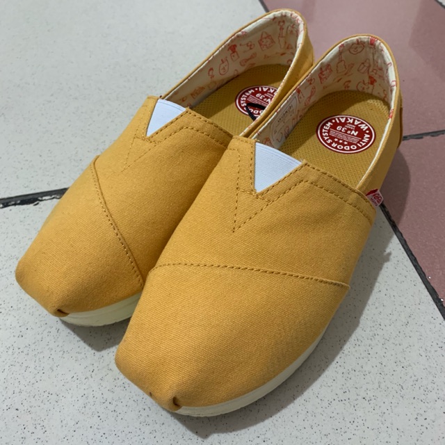 PRELOVED WAKAI SHOES WOMEN / SEPATU WAKAI WANITA