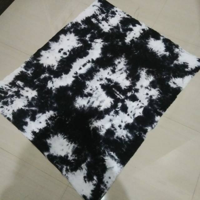 Kain shibori abstrak hitam bahan katun dan rayon