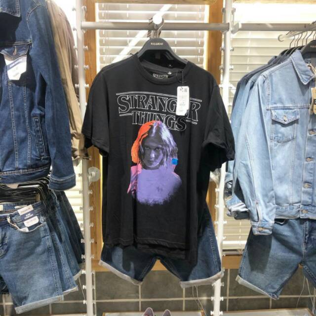 pull and bear t shirt stranger things