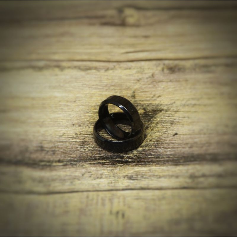 Cincin Titanium Couple Pasangan Pria Wanita Hitam Stainless Steel