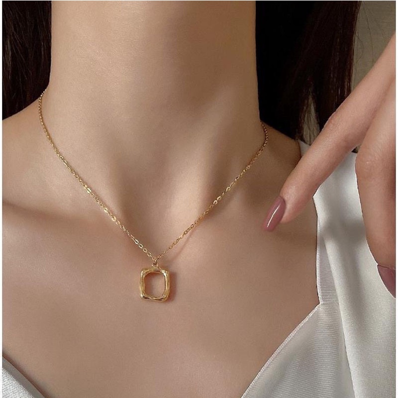 Women Vintage Necklace Square Pendant Multilayer Necklaces Rantai Leher Kalung