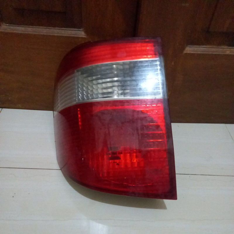 stoplam lampu stop toyota alphard kiri