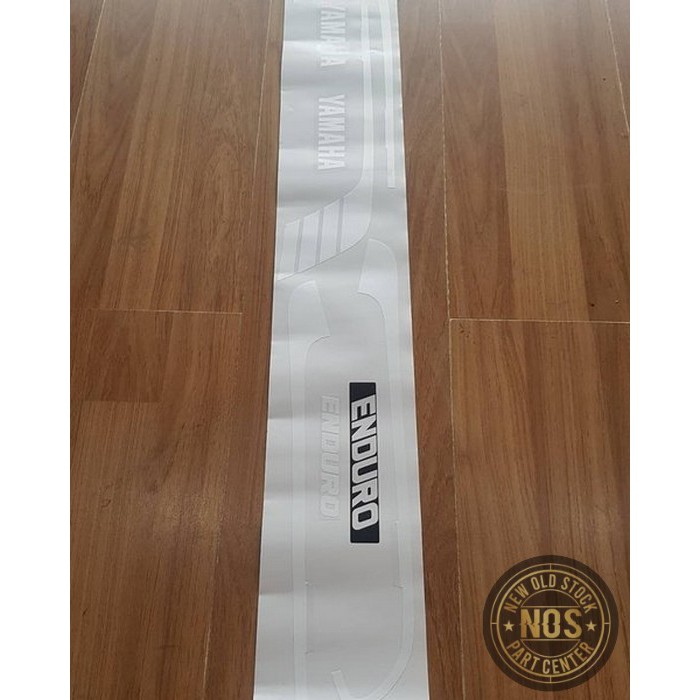 striping sticker stiker dt 100 dt100 putih bahan premium