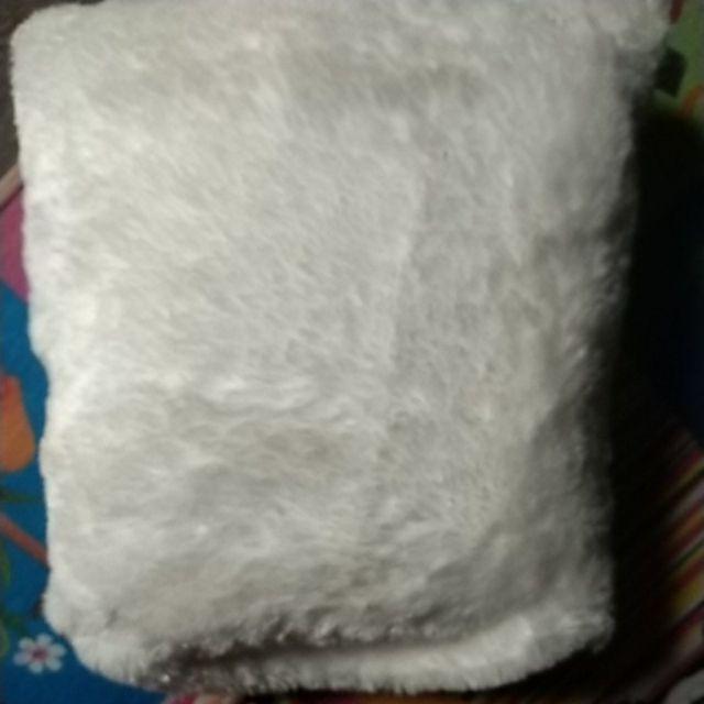 Kategori Sprei Rumbai Bulu Rasfur Non Motif (polos)