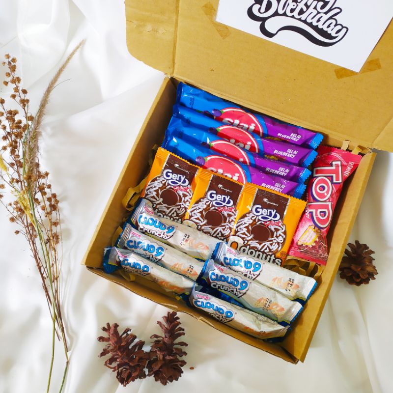 

Hampers Snackbox kado ulang tahun