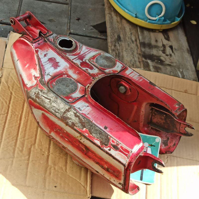 tangki bensin set kran engsel jok yamaha v75 v80 ori original second bekas copotan