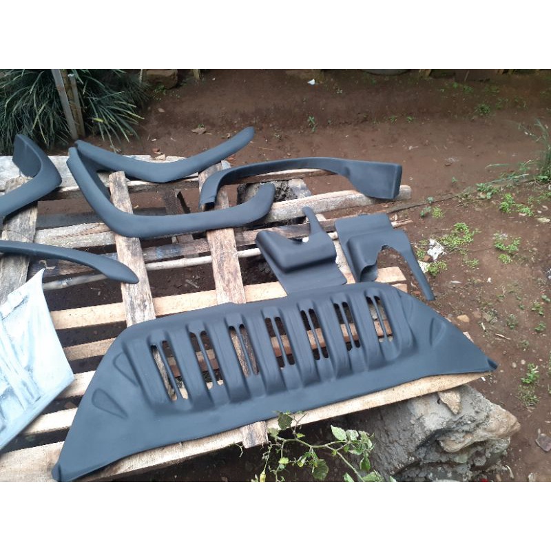 mud guard/penahan lumpur kijang grand sebelah kiri