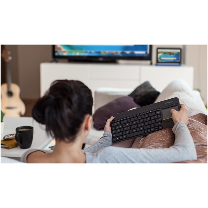 Logitech K400 Plus Keyboard Wireless Touchpad untuk PC, Smart TV Black/White