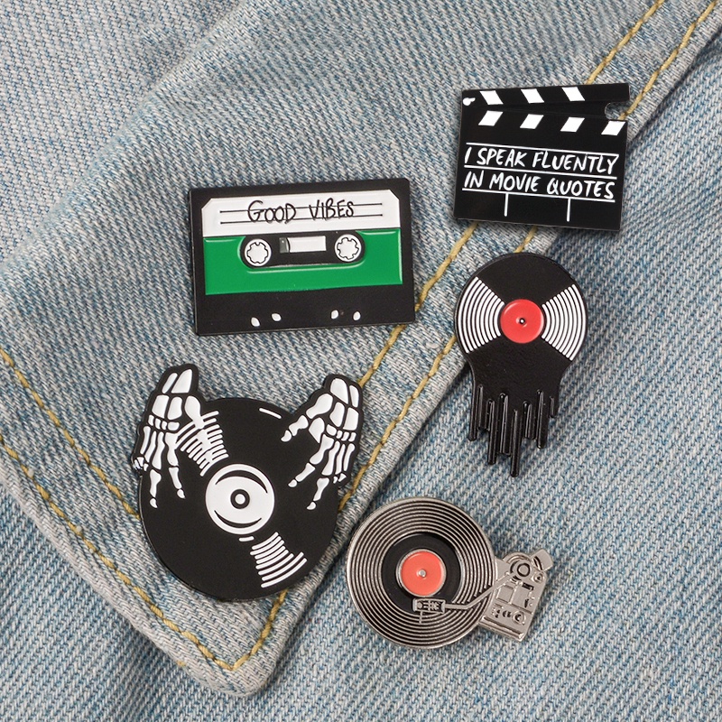 Rock Bros Pin Enamel Desain Kartun Tangan Tengkorak Vinyl Record Player Gaya Klasik Untuk Hadiah